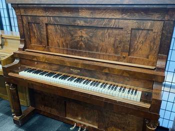 Nearly new Poulsbo Pianos For Sale in WA near 98370