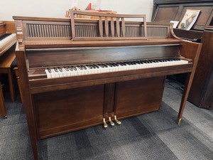 Specialists at King County restoring pianos in WA near 98103