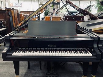 Large inventory of Issaquah pianos available in WA near 98027